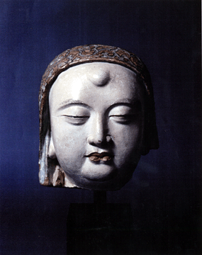 This head dates from the Yuan dynasty, 1279–1644.
