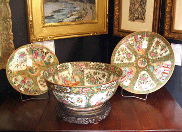 Jaffe & Thurston, Wawarsing, N.Y., showed this trio of Chinese Export comprised a punch bowl, platter and charger.