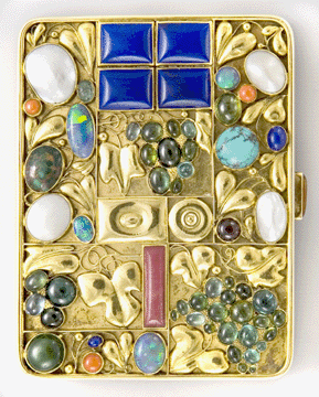 Tobacco case for Otto Primavesi, Vienna, 1912. Execution: Wiener Werkstätte. Gold, lapis lazuli, pearl, turquoise, coral, opal, cornelian and other semiprecious stones. Private collection.