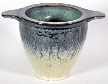 Selden Bybee line, stoneware bowl, 1927–1929, 5½ inches high by 8¼ inches wide, Bybee Pottery Company, Bybee, Ky. 