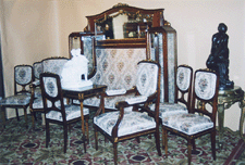 Antique Expo Tampa Fla featured a circa 1880 Louis XVIstyle tenpiece parlor set