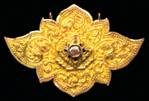 Chest pendants like this one circa 1424 are frequently depicted on crowned Buddhas The ninegem motif with one central gem surrounded by eight smaller ones is part of HinduBuddhist lore National Museum Bangkok