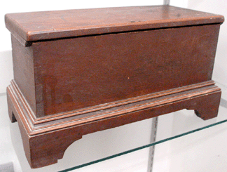 The miniature Hudson Valley blanket chest with Skidmore family provenance sold at 945