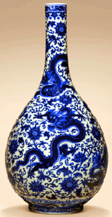 Large blue and white pearshaped vase Qianlong 17361795 1136000
