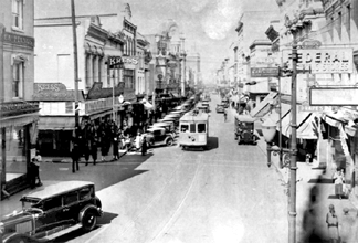 This street scene from 1924 looks north on King Street from just below Beaufain Street in Charleston Siegling Music House on the corner of King and Beaufain is on the extreme left and SH Kress amp Co is just above it The Francis Marion Hotel is in the distance This image is copied from those owned by View magazine