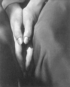 Alfred Stieglitz Dorothy Normans Hands 1932 brought 115750