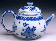 Teapot The Porcelain Bottle Factory Delft Holland 16971701