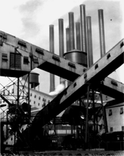 In 1927 Sheeler photographed the River Rouge plant of Ford Motor Company producing the first artistic series of industrial photographs Within a year European photographers began shooting similar images