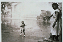 Untitled Helen Levitt circa 1946 Silver print from the collection of The Museum of Contemporary Art Los Angeles