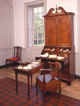 Gunston Hall Plantation has added a rare John Selden desk and bookcase to its collection