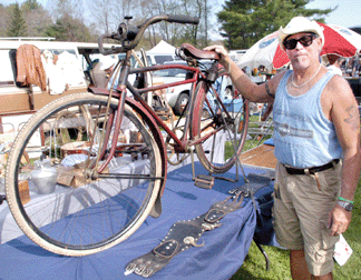 Patrick Ursonano, Portland, Ore., with an untouched 1916 Snell bicycle. ⁍ay's Antique Market