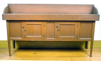 Classic Shaker double washstand, unidentified Shaker maker, Mount Lebanon, N.Y., about 1830. Collection of Robert and Katharine Booth. ⁄on Roman photo 