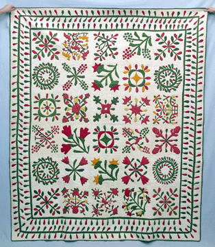 A circa 1850 Maryland album quilt in unused condition brought $7,150.