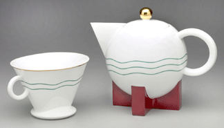 Michael Graves, The Big Dripper Coffee Pot and Filter, circa 1985, porcelain, red-brown and blue-green enamel, gilding, 8¾ by 11¼ inches (coffee maker), 4½ by 6½ inches (filter holder). Yale University Art Gallery.