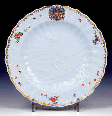 Belonging to the "Swan Service†of Earl of Brühl (1737‱741) by Johann Joachim Kaendler, this plate sold for $17,650.