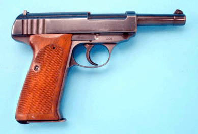 The sale's top lot was this rare and important pre-World War II prototype Walther MP hammerless model semiautomatic pistol in .45 ACP caliber, circa 1935″6, which brought $126,500.