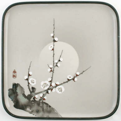 This Japanese cloisonné tray by Namikawa Sosuke achieved $33,000.