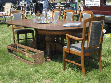 Robert Schicke, Denville, N.J., sold this dining room set.