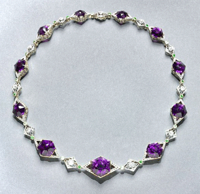 House of Faberge (Russian, 1846‱920,) necklace of amethyst, diamonds, gold platinum, demantoid garnets, 1895‱900. Collection of Neil Lane. ⁈oward Agriesti photo, Cleveland Museum of Art