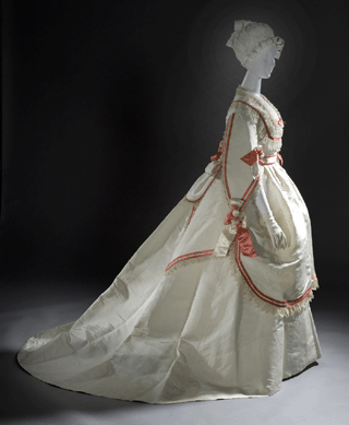 Woman's four-piece ball gown, Europe, circa 1868, silk taffeta with silk satin and linen lace trim. 