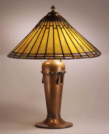 Roycrofters reading lamp with leaded glass shade, circa 1910′8.