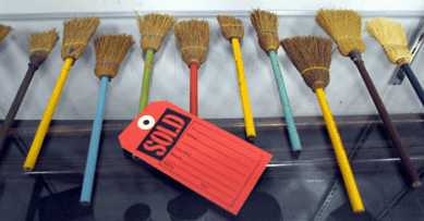 The collection of broom pencils was quickly sold by Darwin Bearley, Akron, Ohio.