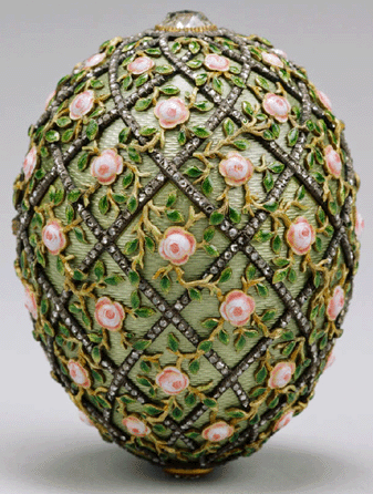 House of Fabergé (Russian, 1846‱920) and Henrik Wigström, workmaster, imperial rose trellis egg, gold, enamel, diamonds, 1907. The Walters Art Museum, Baltimore, Md.