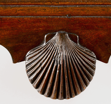A Salem scallop shell of the desk-and-bookcase at the Metropolitan Museum of Art.