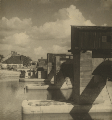 Jaromír Funke, untitled (Bridge in Kolín), 1922, gelatin silver print, 8 11/16 by 8 1/16 inches, National Gallery of Art, Patrons' Permanent Fund.