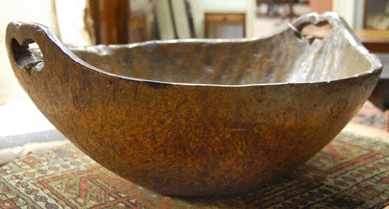 The consignors bought the formidable burl bowl from Roland Hammer half a century ago. This time out, it realized $27,600 from an area dealer.