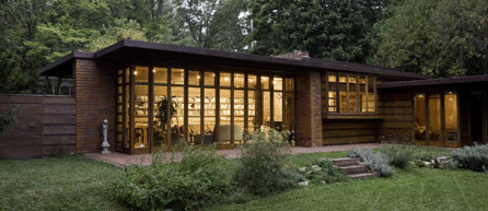 With large expanses of glass, the first Jacobs House was warm, inviting and in harmony with the landscape. Completed, 1937. ⁄avid Heald photo, ©The Solomon R. Guggenheim Foundation, New York