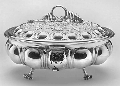 An important American silver sugar box, circa 1680, by John Coney 5 3/8 by 8 7/8 by 7 1/8 inches. Currier Museum of Art, Manchester, N.H. Gift of Eunice Higgins Straw in memory of H. Ellis Straw, 1955.1.