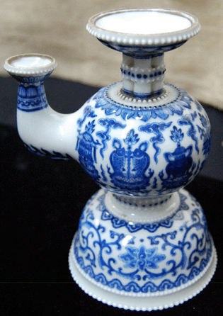 A Qing dynasty blue and white kundika pot with a Qianlong six character mark sold to the Chinese trade for $189,700.