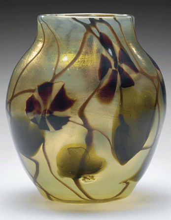 Paperweight vase with applied decoration, Tiffany Furnaces, Corona, L.I., N.Y., about 1915. Rockwell Museum of Western Art, bequeathed by Frank and Mary Elizabeth Reifschlager.