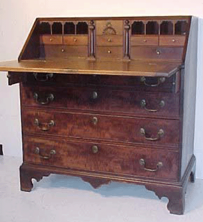 A William Luscomb slant front desk signed by Jacob and Elijah Saunderson, Salem, Mass., 1794, sold to a collector at $14,950.
