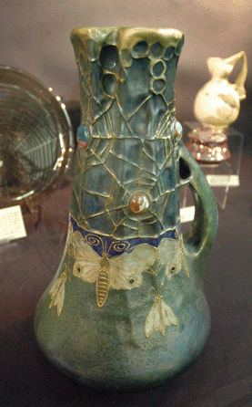 This Amphora vase with spider web decoration sold quickly to a collector at Terre Mare Antiques, Sharon, Conn.
