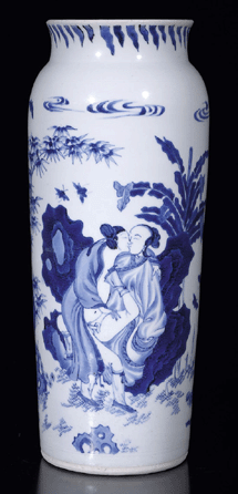 Topping the sale, this rouleau vase, circa 1630 to 1650, went to a Hong Kong collector for $748,300.