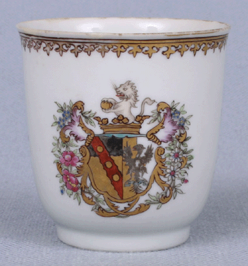 On view in the exhibit will be a coffee cup with the arms of Hallett impaling Pinnell, made in China, about 1765, Reeves Center at Washington and Lee University, gift of H.F. Lenfest and Beverly M. DuBose III.