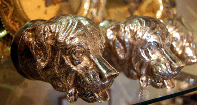 A Victorian pair of Labrador retriever-head stirrup cups made in London by James Barclay Hennell realized $36,580. They were deaccessioned by the Pebble Hill Foundation, a house museum of a 3,000-acre plantation in Thomasville, Ga., that was rich in equestrian objects. 