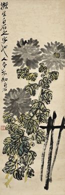 The hanging scroll depicting chrysanthemums by premier modern Chinese artist Qi Baishi realized $71,108.