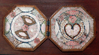 The Captain's Quarters, Amherst, Mass., showed this double sailor's valentine made in Barbados, circa 1840‵0.