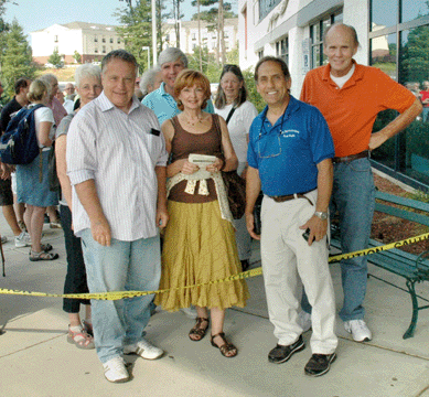 Frank Gaglio joined some of the first in line crowd just as the show opened.