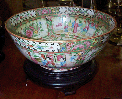 A Rose Medallion center bowl at 30 inches in diameter, dating from the early Twentieth Century, went out at $3,000.