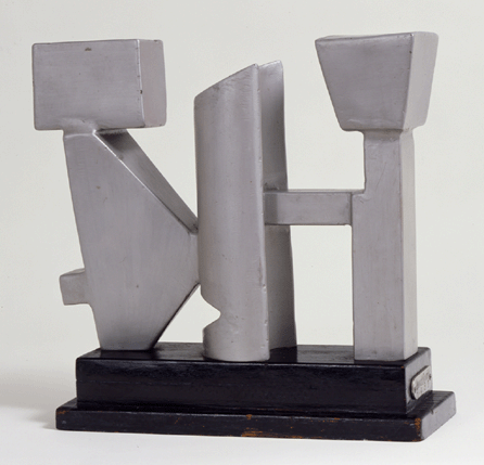 "Unity of Three forms,†1937, steel and painted aluminum, 14 by 17½ by 5 inches, private collection, courtesy the Estate of David Smith. ©Estate of David Smith/ VAGA New York.