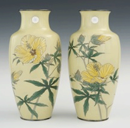 One of this auction's star pieces was this pair of Imperial presentation vases by Hattori Tasaburo of Nagoya, which fetched $80,500. 