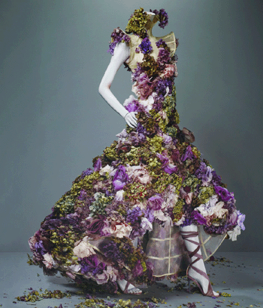 Alexander McQueen (British, 1969′010), Dress, "Sarabande,†spring/summer 2007. Photograph ©Sølve Sundsbø / Art + Commerce, courtesy of The Metropolitan Museum of Art.