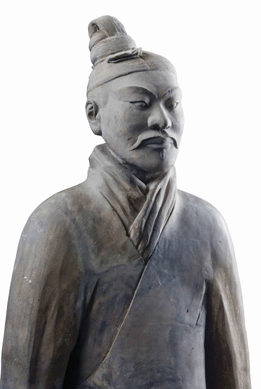 Of the estimated 8,000 figures buried in three terracotta warrior pits, more than 1,000 infantry soldiers have been unearthed. While their poses and uniforms are roughly the same, each face is individualized, conveying different personalities. This suggests that each warrior may have been modeled by a living soldier. "Every figure, whether young or old,†says curator Chen Shen, "shows vividly his pride, loyalty, seriousness, concern, yearnings or even sadness.†Emperor of Qin Shihuang's Terracotta Army Museum, ©Shaanxi Provincial Cultural Relics Bureau and the Shaanxi Cultural Heritage Promotion Centre, People's Republic of China, 2009.