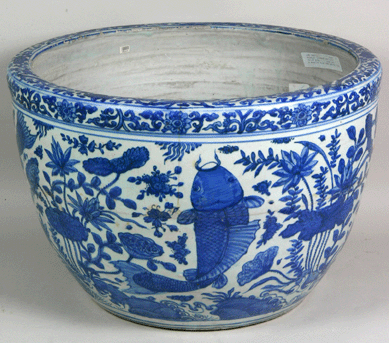 A Ming dynasty porcelain fish tank garnered $51,750.