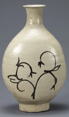 The floral design on this iron painted flask-shaped bottle looks contemporary, but was created in the late Fifteenth or early Sixteenth Century. Leeum, Samsung Museum of Art, Seoul. Image courtesy Leeum, Samsung Museum of Art.