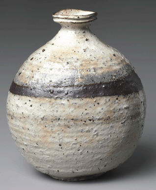 A sake bottle of stoneware with white slip (kohiki style), 2000, by Japanese artist Tsujimura Shirô. Purchase, Parnassus Foundation/Jane and Raphael Bernstein gift, 2003. Image ©Metropolitan Museum of Art.